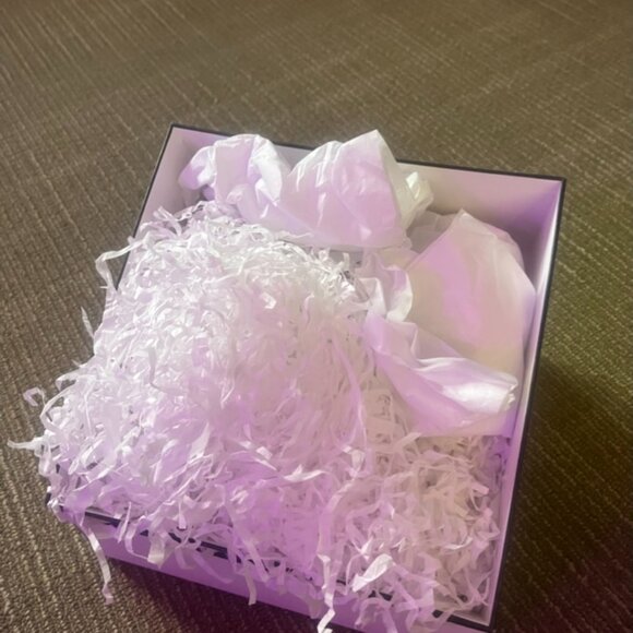Authentic Chanel Gift Box Only White Black Empty 8.5 x 8.5 x 4 Tissue Paper Card - Picture 2 of 10